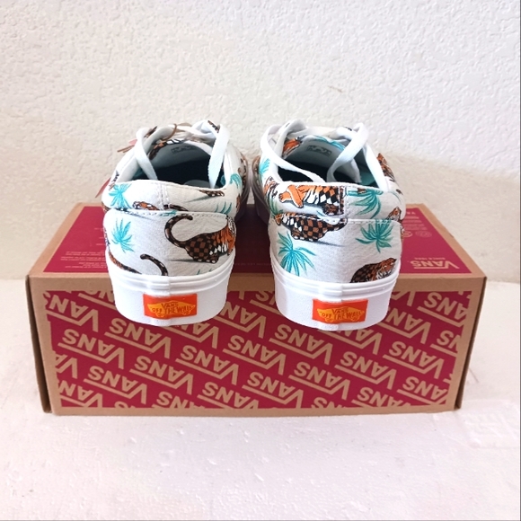 Vans - Picture 3 of 4